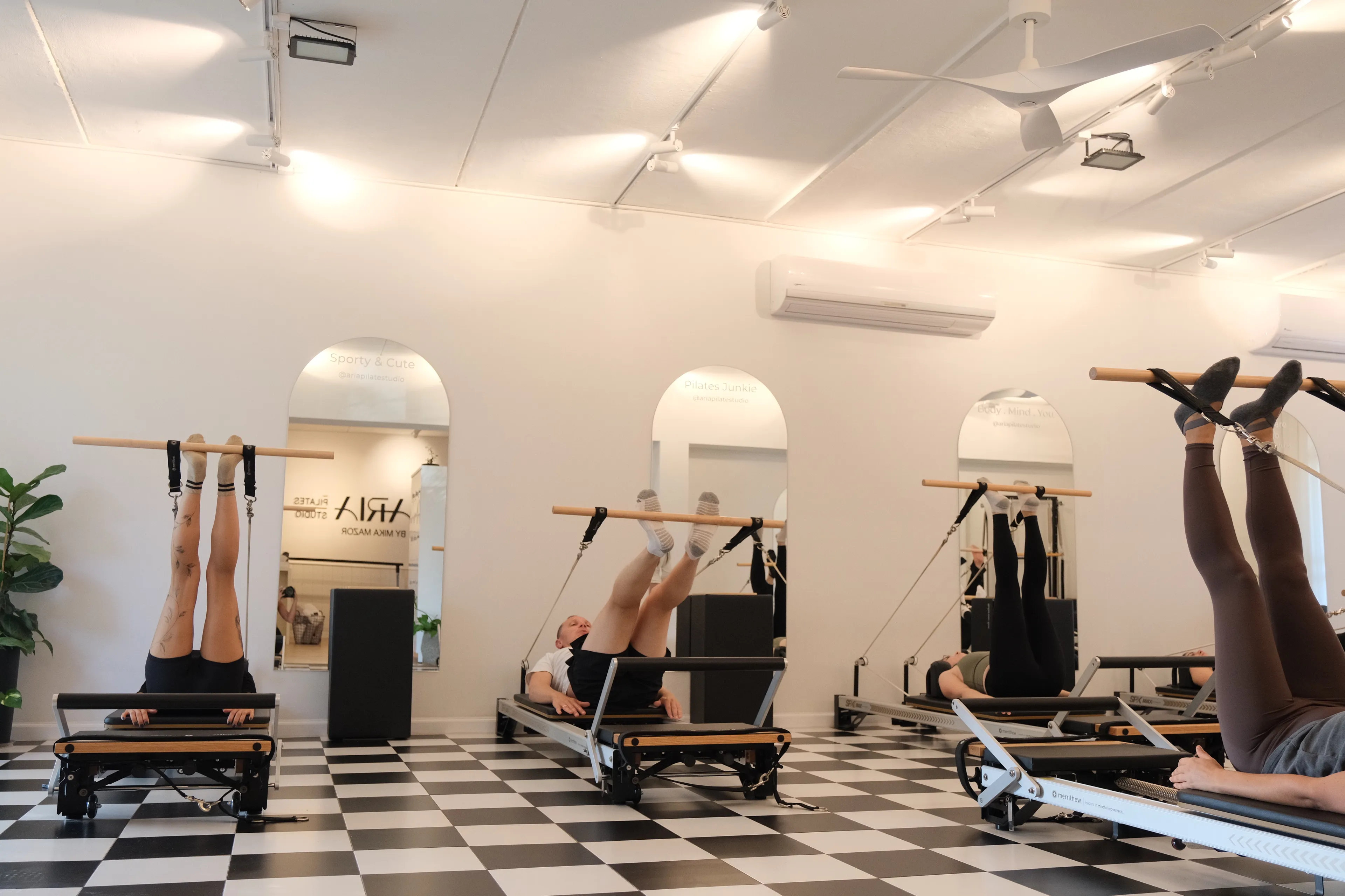 פילאטיס בר – Pilates Barre